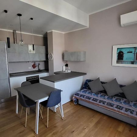 Central And Cosy Apartament Болонья Экстерьер фото