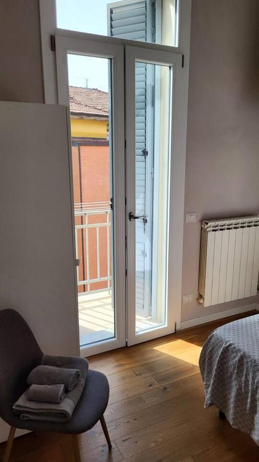 Central And Cosy Apartament Болонья Экстерьер фото