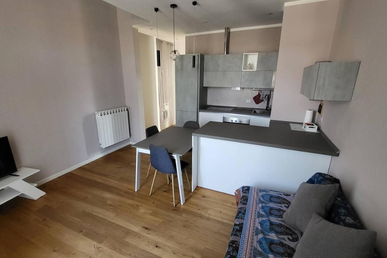 Central And Cosy Apartament Болонья Экстерьер фото