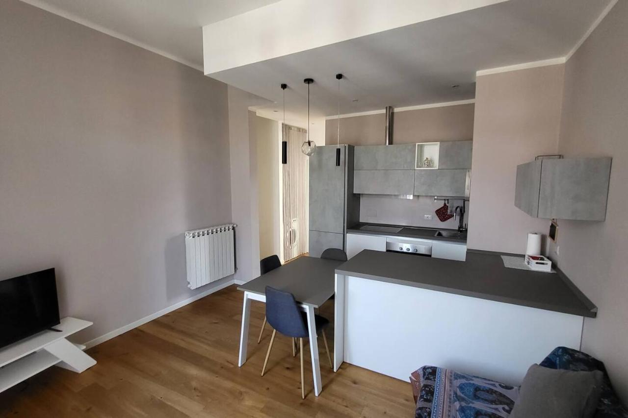 Central And Cosy Apartament Болонья Экстерьер фото