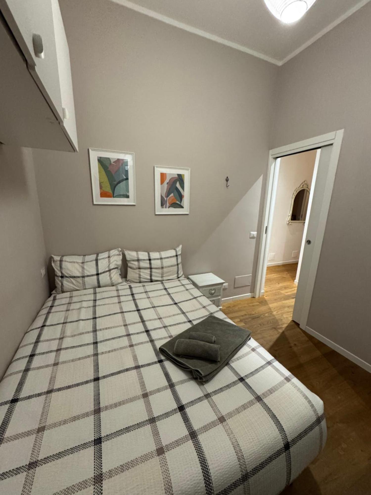Central And Cosy Apartament Болонья Экстерьер фото