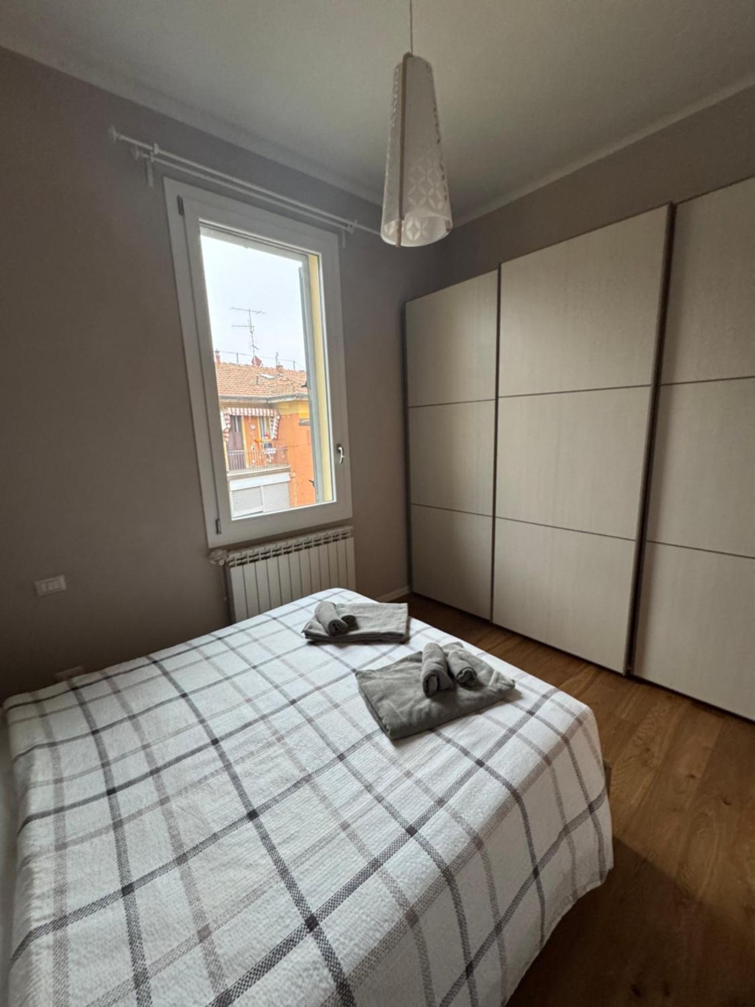 Central And Cosy Apartament Болонья Экстерьер фото
